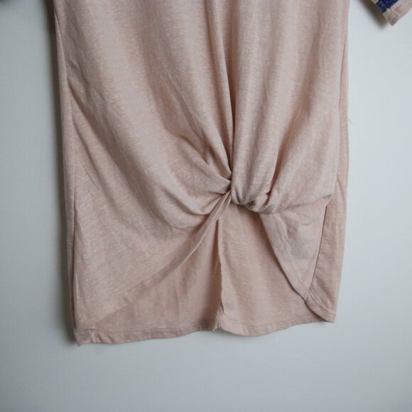 Soft & Cozy Twist-Front Light Pink V-Neck Short Sleeve T-Shirt Size Small - Picture 4 of 7